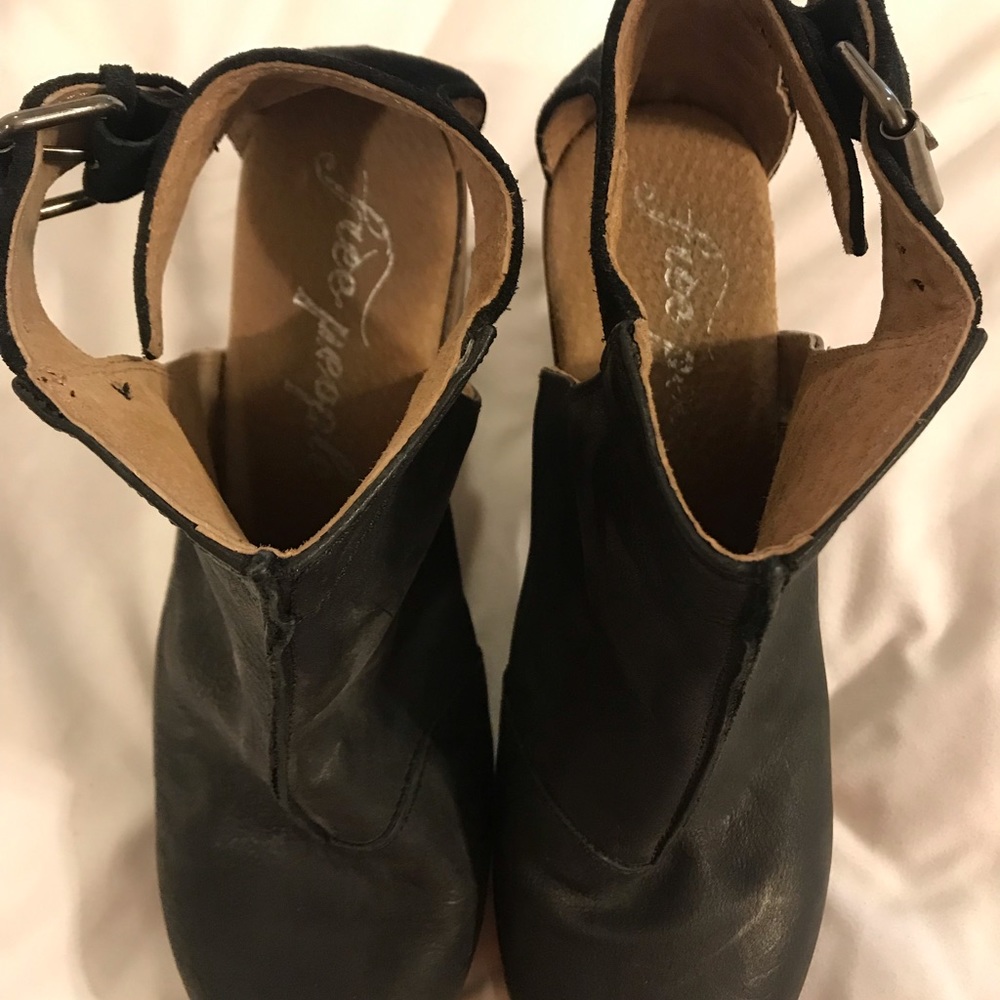 ✨Free People booties✨ - Picture 2 of 5